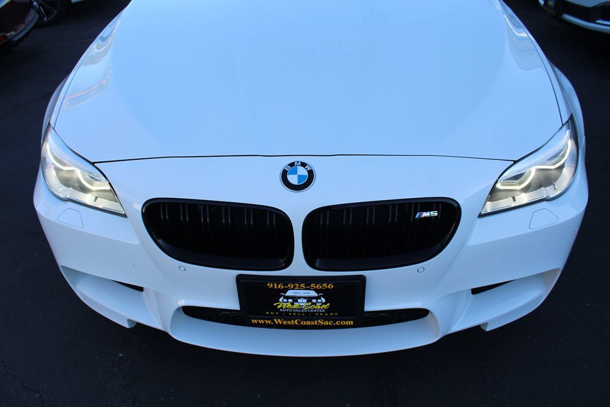 Used 2015 BMW M5 RWD image 9