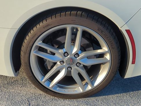 Used 2019 Chevrolet Corvette Stingray Coupe w/ 1LT image 9