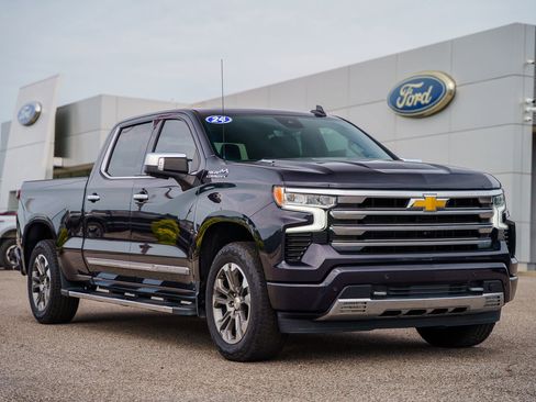 Used 2024 Chevrolet Silverado 1500 High Country w/ Technology Package AWD/4WD image 1