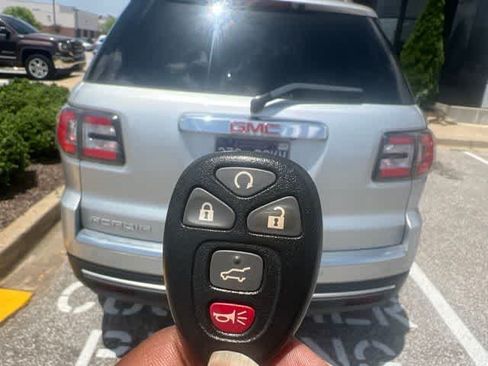 Used 2015 GMC Acadia SLT FWD image 8