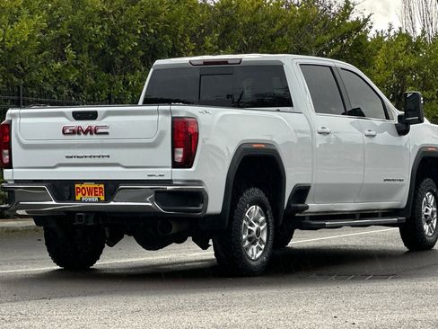 Used 2023 GMC Sierra 2500 SLE w/ SLE Value Package; image 4