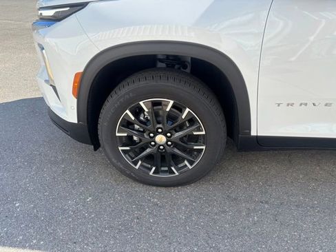 New 2026 Chevrolet Traverse LT w/ Enhanced Driving Package image 7