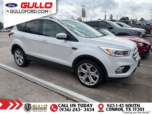 Used 2019 Ford Escape Titanium image 2