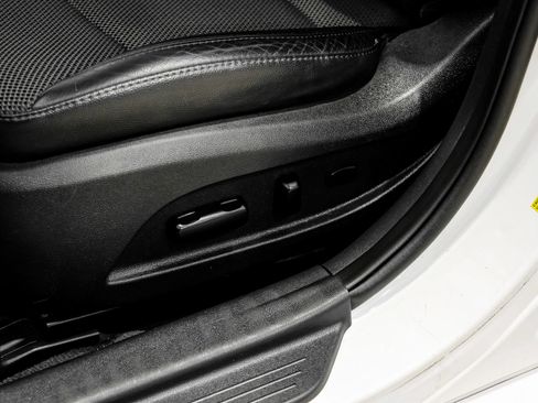 Used 2012 Hyundai Sonata SE w/ Navigation & Sunroof Pkg FWD image 40