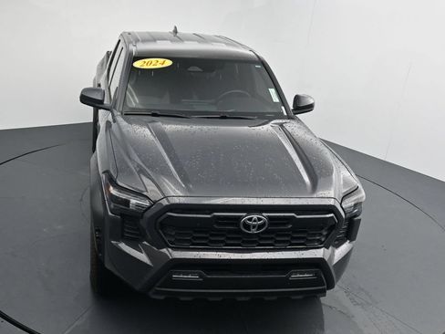 Used 2024 Toyota Tacoma TRD Off-Road AWD/4WD image 27