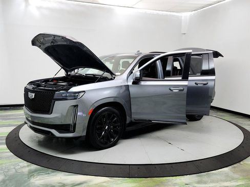 Used 2022 Cadillac Escalade ESV Sport Platinum w/ LPO, ONYX Package AWD/4WD image 9