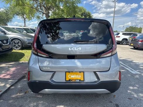 Used 2025 Kia Soul LX w/ LX Technology Package FWD image 6