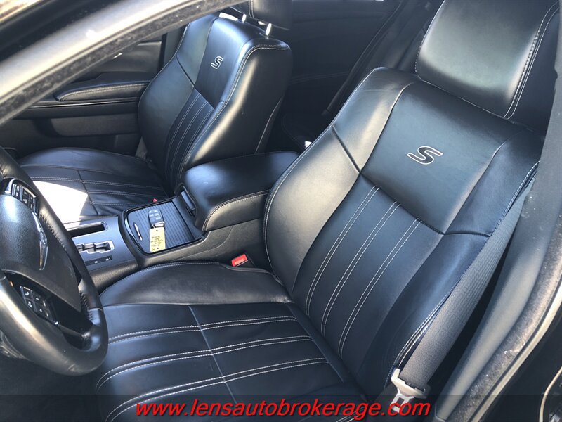 Used 2014 Chrysler 300 S RWD image 12