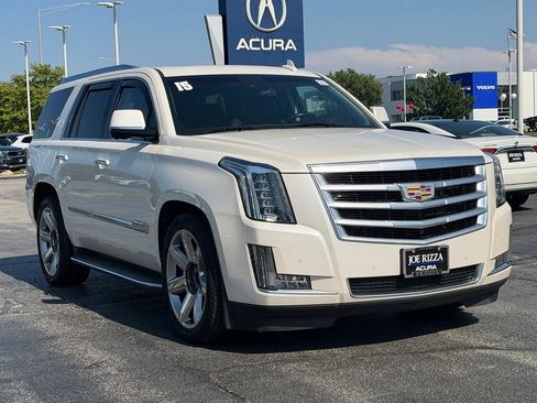 Used 2015 Cadillac Escalade Luxury AWD/4WD image 3