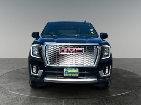 Used 2021 GMC Yukon Denali w/ Denali Premium Package AWD/4WD image 2
