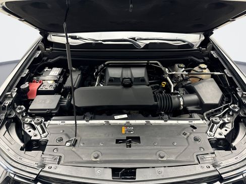 Used 2024 Chevrolet Colorado ZR2 w/ ZR2 Convenience Package III image 26