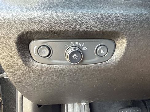 Used 2020 Chevrolet Traverse RS FWD image 31