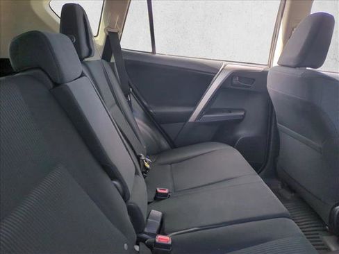 Used 2017 Toyota RAV4 LE image 18