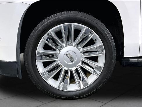 Used 2020 Cadillac Escalade Platinum RWD image 10