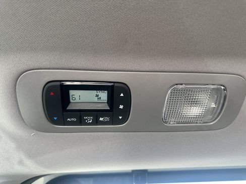 Used 2024 Honda Odyssey EX-L image 18