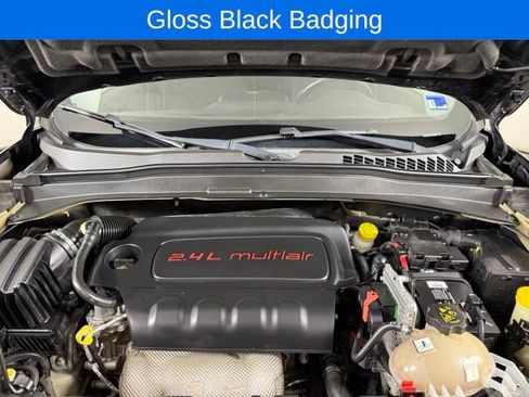 Used 2017 Jeep Renegade Altitude AWD/4WD image 25