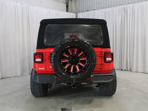 Used 2018 Jeep Wrangler Unlimited Sahara w/ Cold Weather Group AWD/4WD image 23