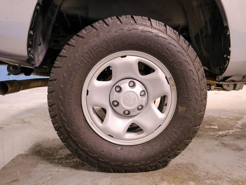 Used 2022 Toyota Tacoma SR w/ SR Convenience Package image 42