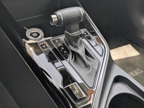 Certified 2023 Kia Niro EX FWD image 28