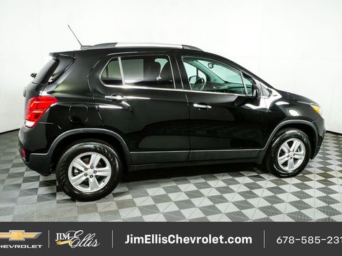 Certified 2020 Chevrolet Trax LT w/ LT Convenience Package AWD/4WD image 2
