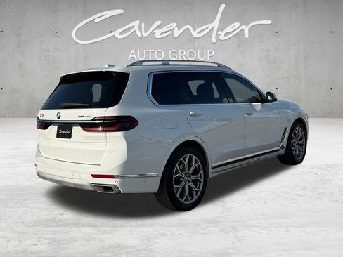 Used 2025 BMW X7 xDrive40i AWD/4WD image 16