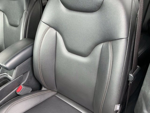 Used 2024 Jeep Compass Latitude AWD/4WD image 19