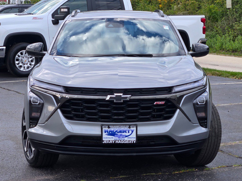 Certified 2024 Chevrolet Trax RS w/ Sunroof Package FWD image 3