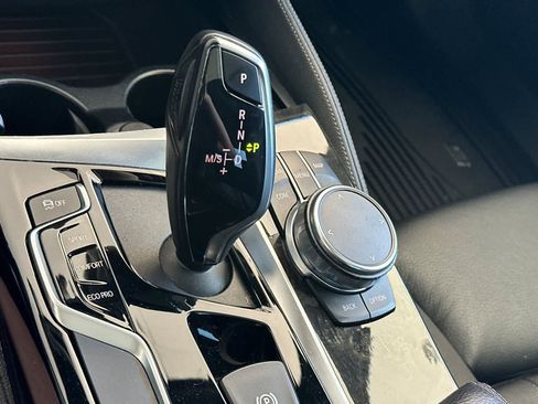 Used 2019 BMW 530i w/ Luxury Package RWD image 23