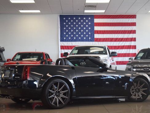 Used 2005 Cadillac XLR RWD image 27