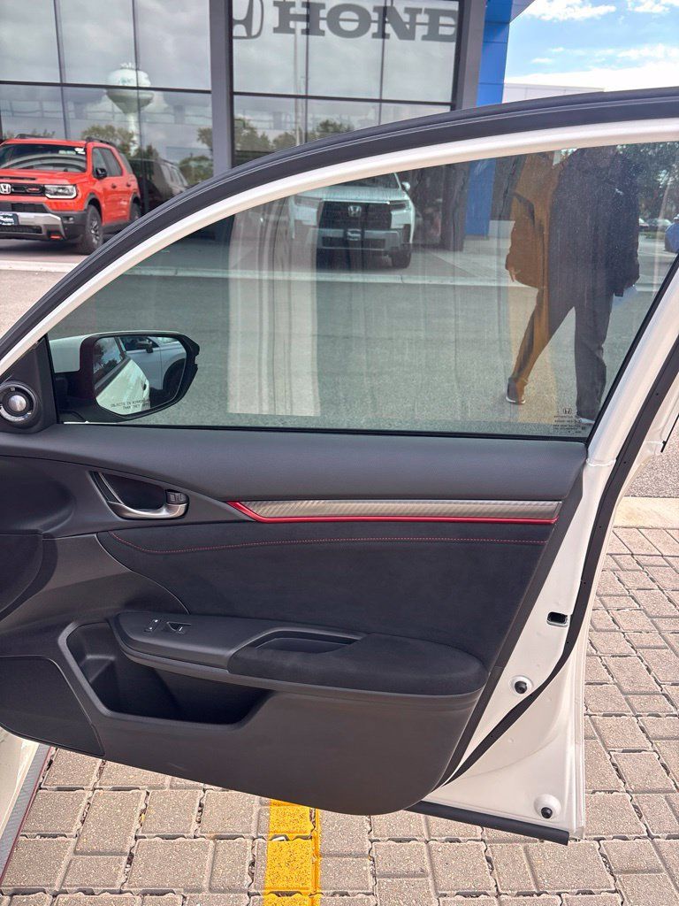 Used 2020 Honda Civic Type R image 10