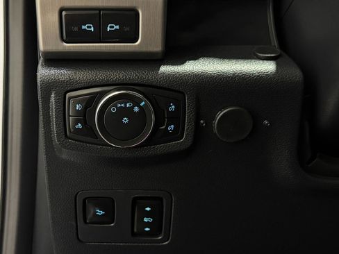 Used 2022 Ford F250 Platinum w/ Tremor Off-Road Package AWD/4WD image 26