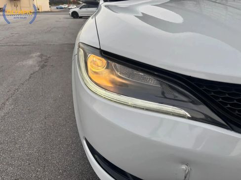 Used 2015 Chrysler 200 S image 15