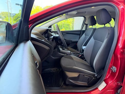 Used 2012 Ford Focus SE FWD image 8