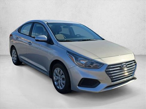 Used 2019 Hyundai Accent SE image 3