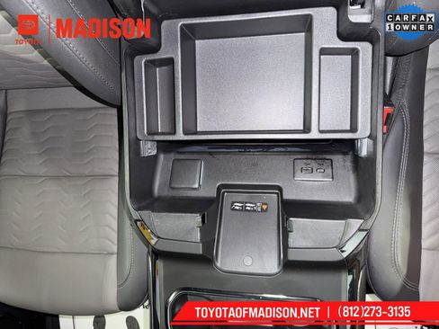 Used 2025 Chevrolet Silverado 2500 ZR2 w/ Technology Package image 30