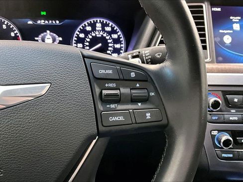 Used 2015 Hyundai Genesis 5.0 w/ Option Group 05 image 25