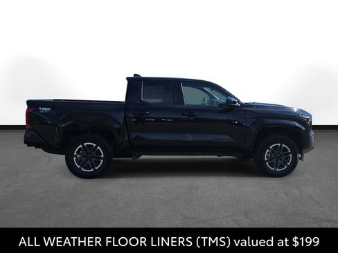 Used 2025 Toyota Tacoma TRD Sport AWD/4WD image 4