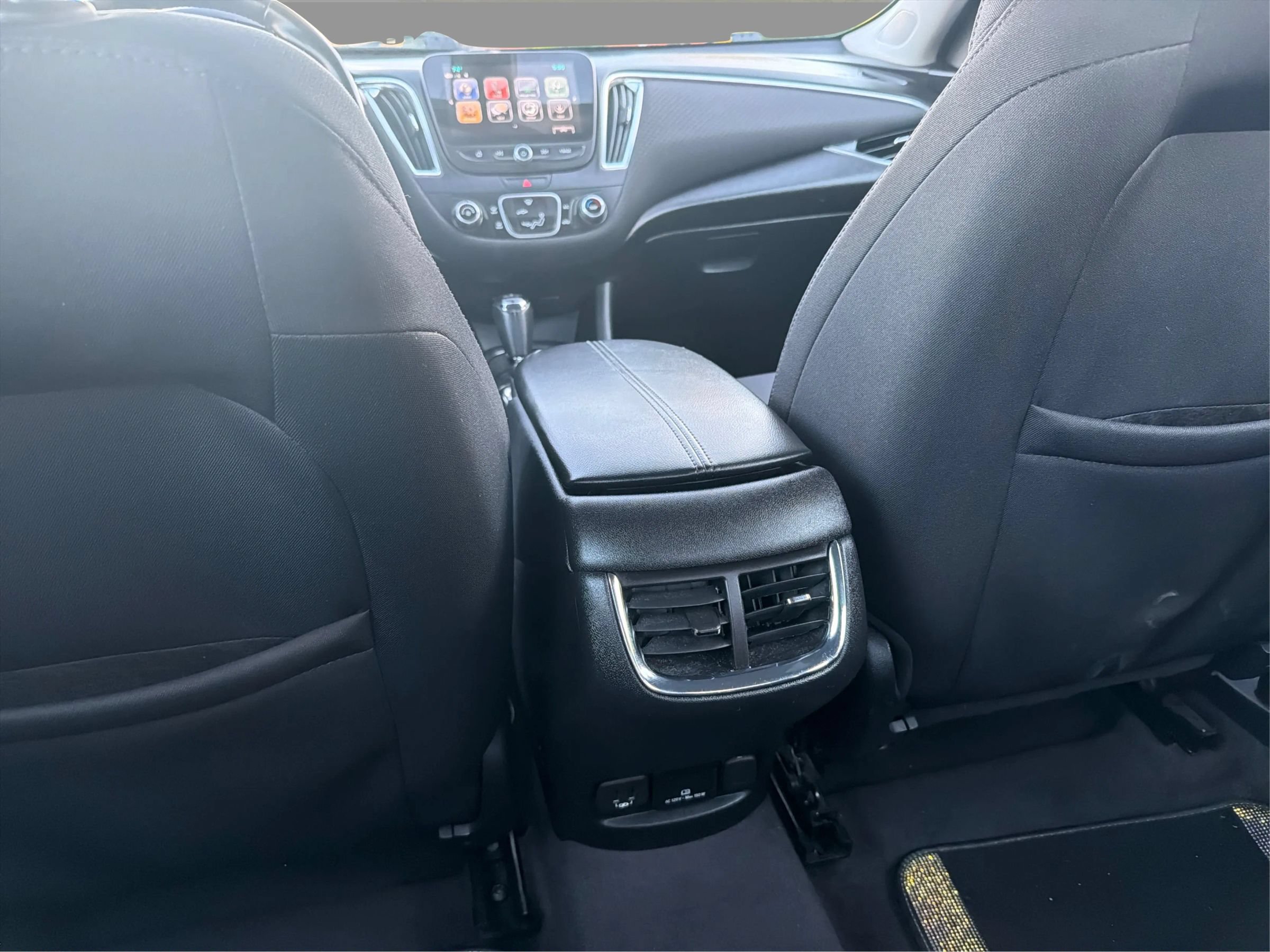 Used 2018 Chevrolet Malibu LT FWD image 21