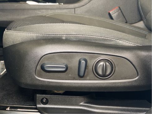 Used 2023 Chevrolet Bolt EUV LT w/ Comfort Package FWD image 32