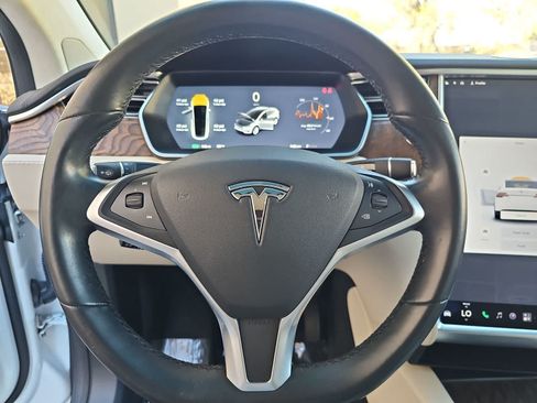 Used 2018 Tesla Model X 75D AWD/4WD image 19