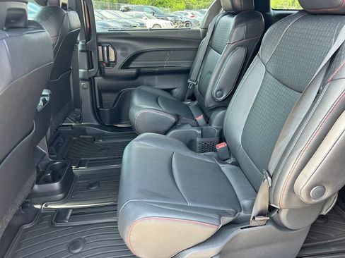 Used 2025 Toyota Sienna XSE w/ XSE Plus Package FWD image 18