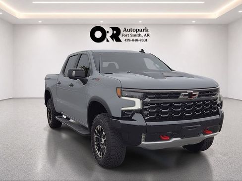 Used 2025 Chevrolet Silverado 1500 ZR2 w/ Technology Package AWD/4WD image 1