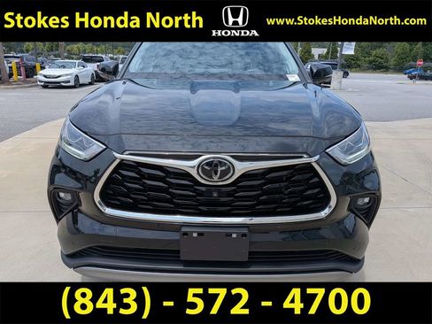 Used 2023 Toyota Highlander Platinum FWD image 13