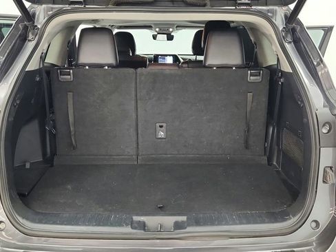 Used 2021 Toyota Highlander XLE FWD image 37