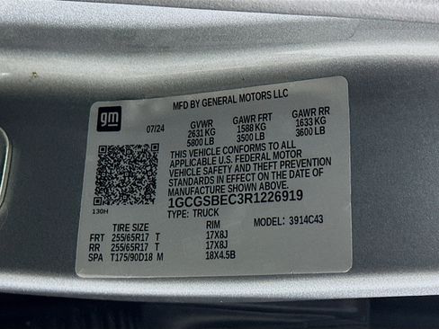 Used 2024 Chevrolet Colorado W/T image 12