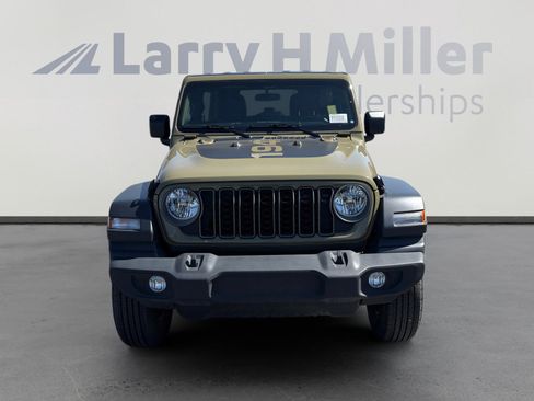 Used 2025 Jeep Wrangler Unlimited Sport AWD/4WD image 8