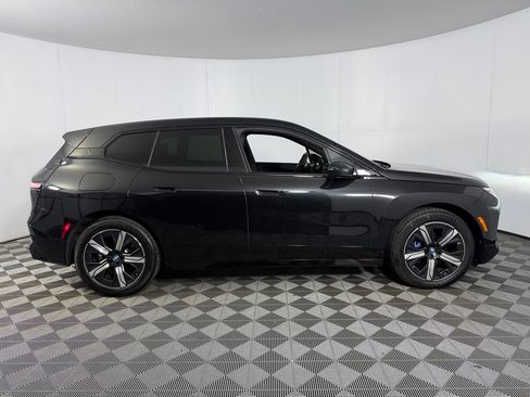 Used 2023 BMW iX xDrive50 w/ Sport Package AWD/4WD image 7