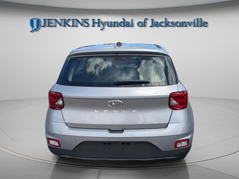 New 2026 Hyundai Venue SE image 4