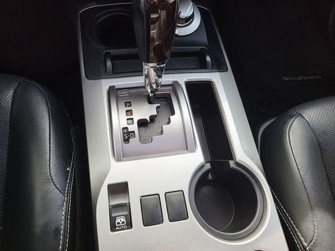 Used 2016 Toyota 4Runner Limited image 16