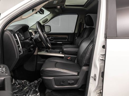 Used 2017 RAM 1500 Laramie w/ Convenience Group AWD/4WD image 6